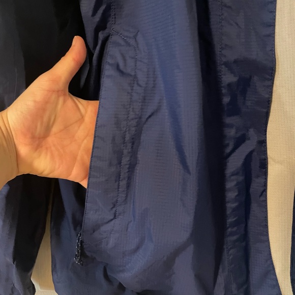 LL Bean Trail Model Jacket - Picture 9 of 10